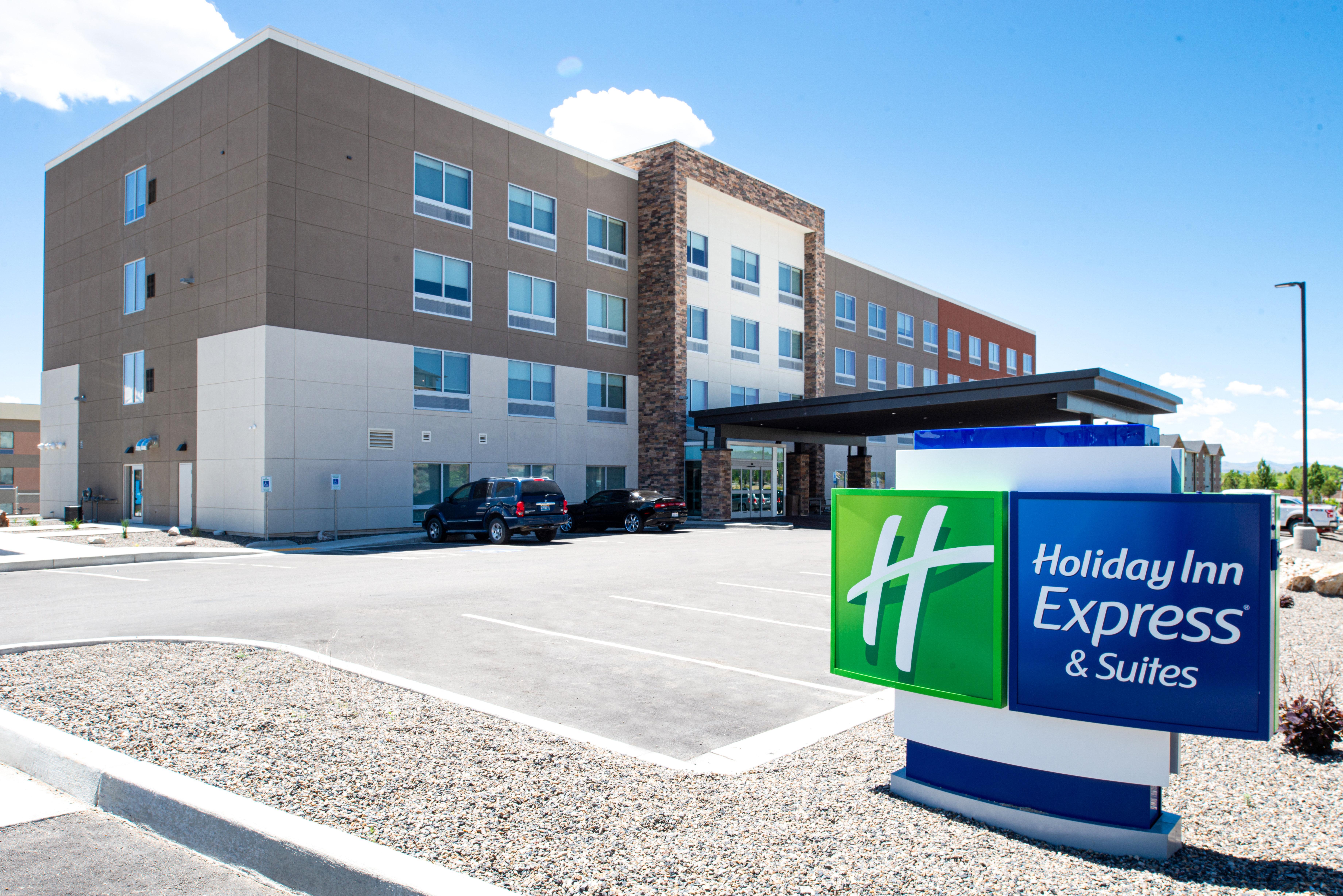 Holiday Inn Express & Suites - Elko By Ihg Exterior foto